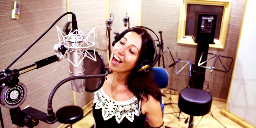 Mirta canta voci in portoghese 